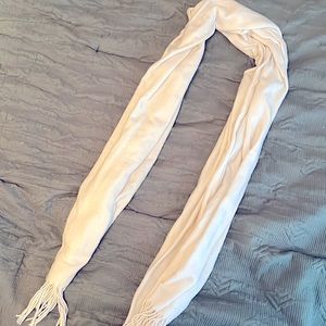 White fringe scarf